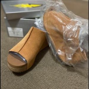 Women’s Volatile Shoes